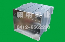 Rail transit heat pipe radiator